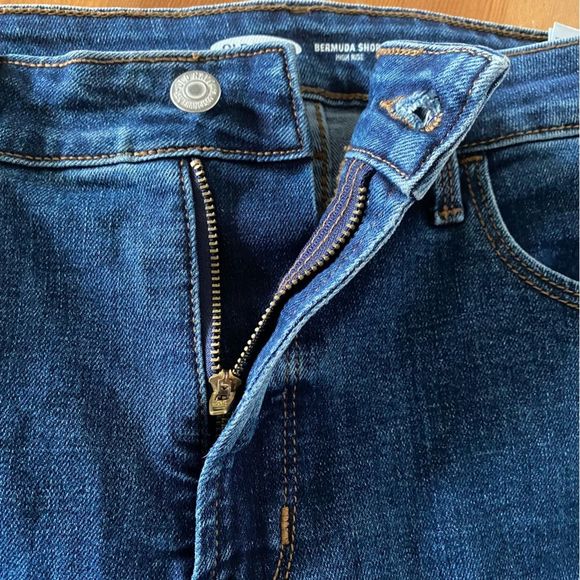 OLD NAVY Size 10 Blue High Rise Bermuda Denim Jean 7” Shorts - Picture 16 of 16